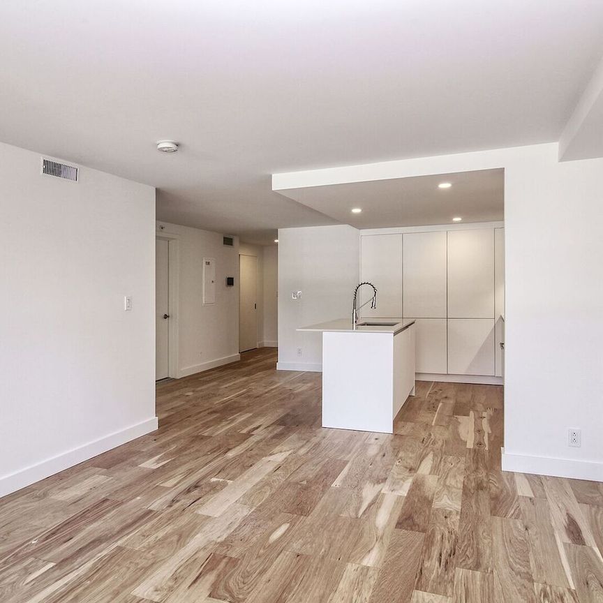 3460 Peel Street - Photo 1