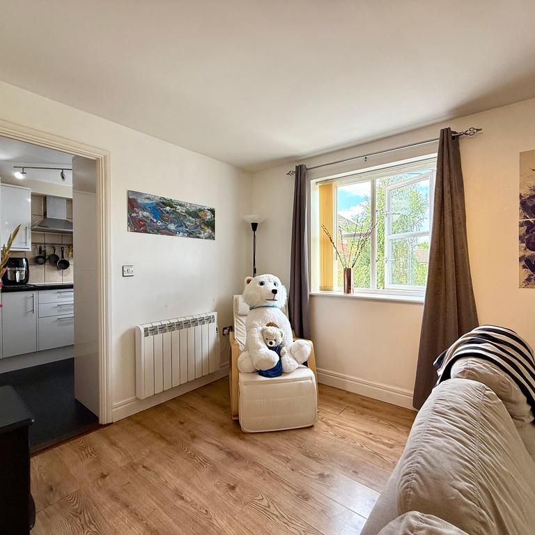 2 bedroom flat to rent - Photo 1