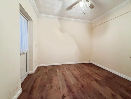 4 bedroom terraced house to rent - Photo 2