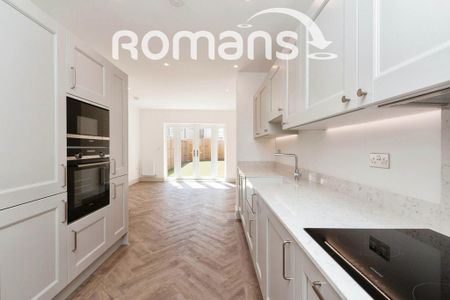 3 bedroom semi-detached house to rent - Photo 2