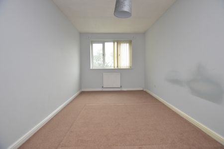 3 Bedroom Mews/Town House - Photo 4