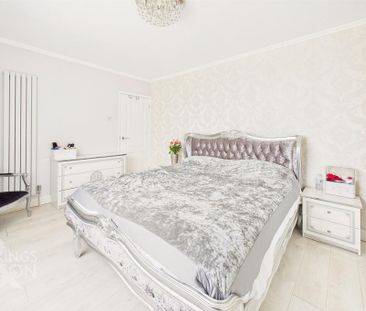 4 bedroom semi-detached house to rent - Photo 4