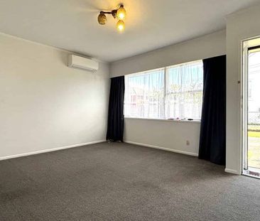 Adorable 2 bedroom home in Mt Wellington - Photo 2