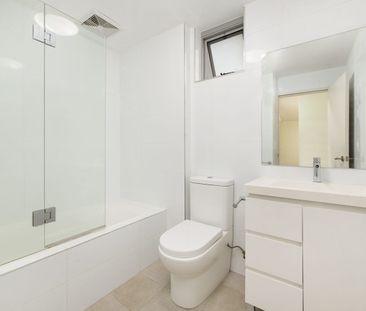 Impressive and Convenient - Ideal Turramurra Opportunity! - Photo 4