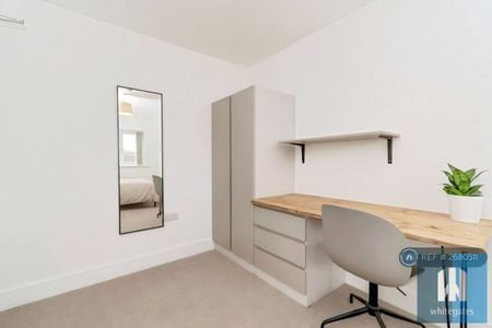 Bellcote Drive, Moldgreen, Huddersfield, HD5 - Photo 4