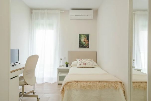 Calle de Antonio Prieto, Madrid, Community of Madrid 28026 - Photo 1