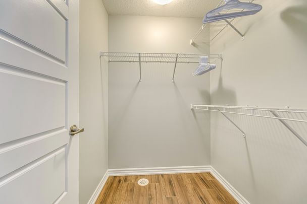 For Lease - 3002 Preserve Drive Unit# 18, Oakville, Ontario - Photo 1