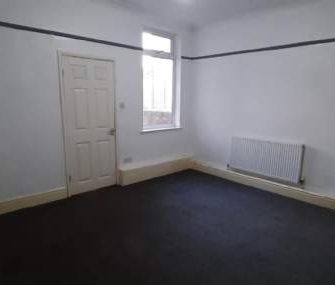 3 bedroom property to rent in Grimsby - Photo 4