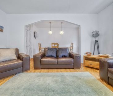 Price £895 pcm - Available Now - Unfurnished - Photo 3