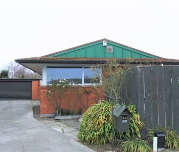 Great Location 3-Bed House with Double Garage - Photo 5