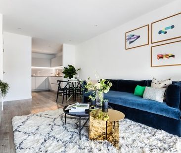 1 Bed Flat, Station Approach, SE26 - Photo 2