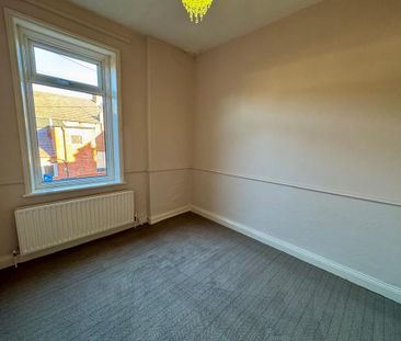 3 bedroom apartment to rent - Photo 4