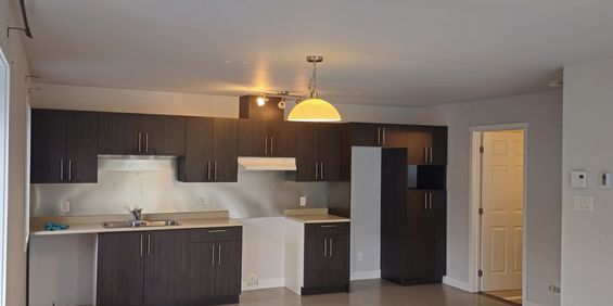 3 1/2 Moderne Situé Au Mont-Bellevue - Photo 3