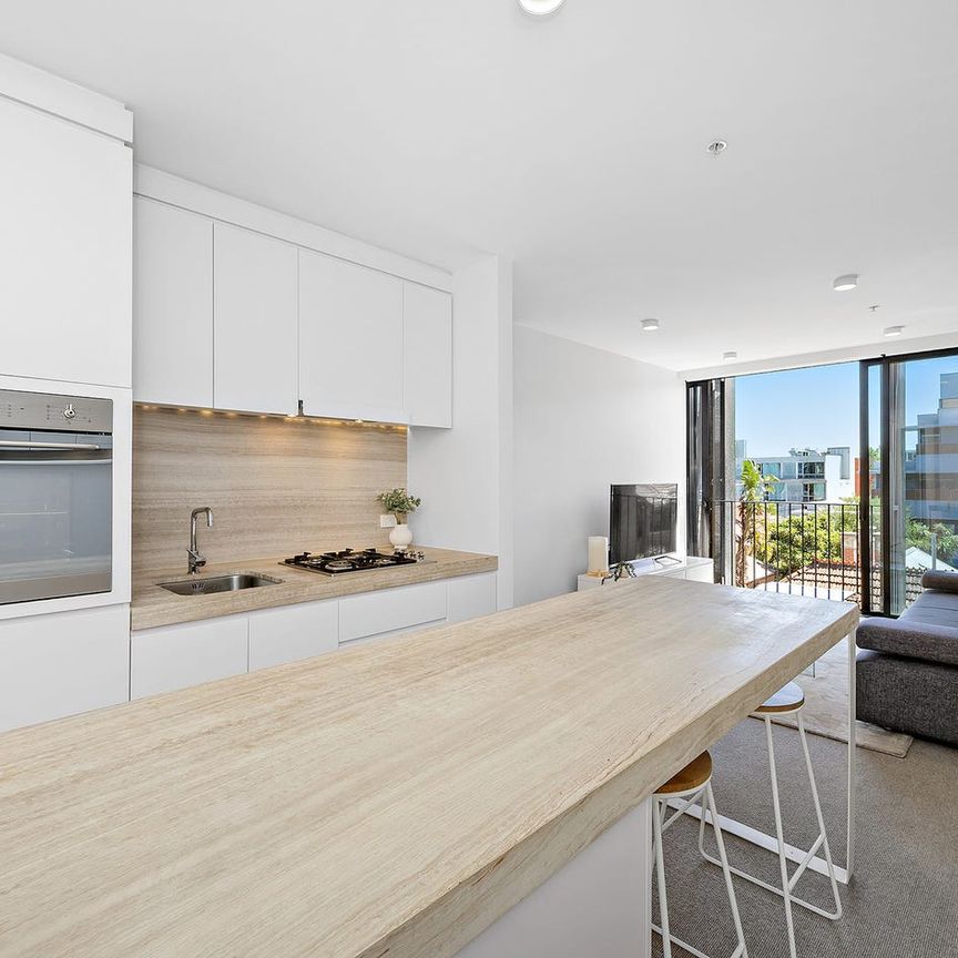Your Ideal Fully Furnished Home Awaits in St Kilda! - Photo 1