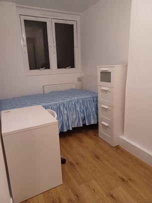 Room in a Shared Flat, Helmsdale House, NW6 - Photo 1