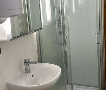 🌿 Vaulted Charm & Fully Equipped: 34 m², 2-Room Apartment in Niklas... - Foto 2