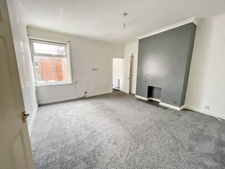 3 bed upper flat to rent in NE29 - Photo 2