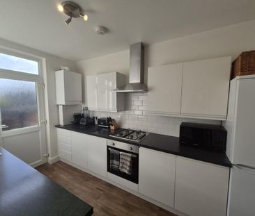 2 bedroom flat to rent - Photo 6