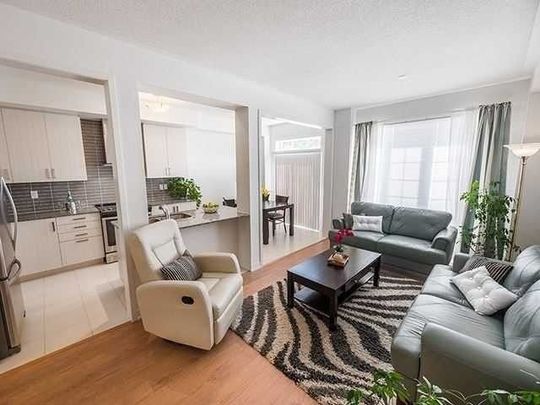 For Lease - 204 Bennett Street, Newmarket, Ontario - Photo 1