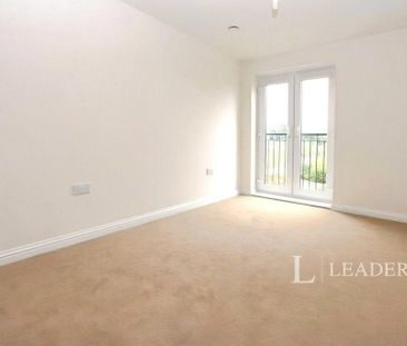2 bedroom flat to rent - Photo 2