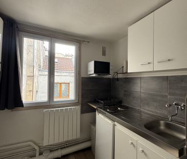 Location Appartement 1 pièce 16m² PARIS 10ème - Photo 2
