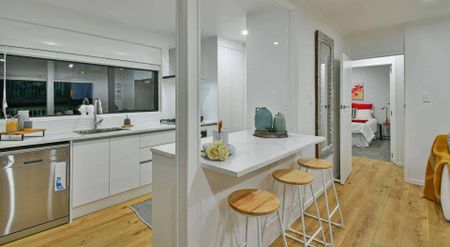 Modern & Clean, Two Bedroom Mount Wellington Home - Photo 2