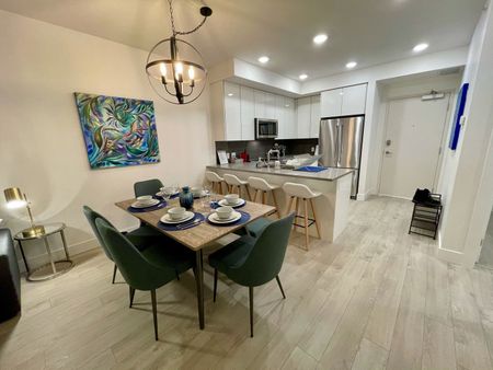 2 bed + den/2 bath at Ellis Parc - Photo 2