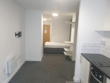 Studio to rent - Photo 2