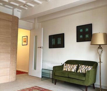 Studio Flat, Neville Court, NW8 - Photo 3