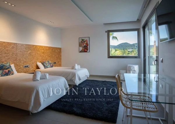 Luxury Villa for rent in Cap Martinet, Spain