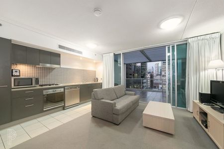 Iconic CBD Living with Stunning City Views – Fully Furnished at Casino Towers - Photo 5