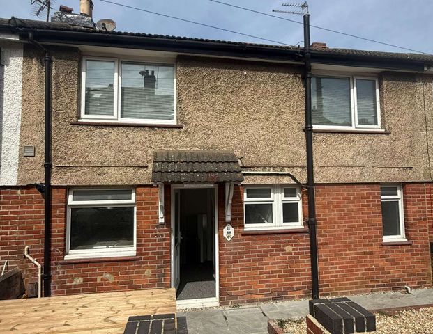 Ewhurst Road Room 6 - Photo 1