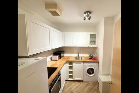 1 Bed Flat, Victoria Street, BS1 - Photo 4