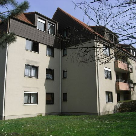2 Zimmer, Küche, Bad, Loggia, Stellplatz, 3.OG rechts - Photo 1