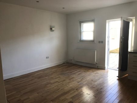 1 Bed Flat, Sunderland Road, SE23 - Photo 2