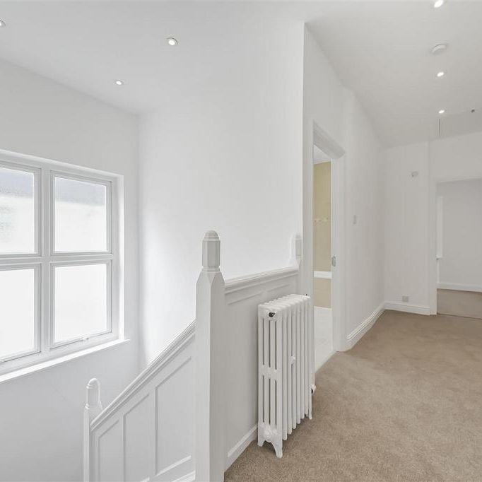 5 bedroom detached house to rent - Photo 1