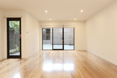 52B Middle Street, Ascot Vale VIC 3032 - Photo 3