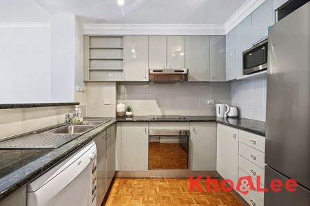 FURNISHED TWO BEDROOM APARTMENT IN DARLING ONE - Photo 5