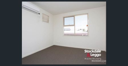 Modern Townhouse in a Prime Lifestyle Location - Photo 2