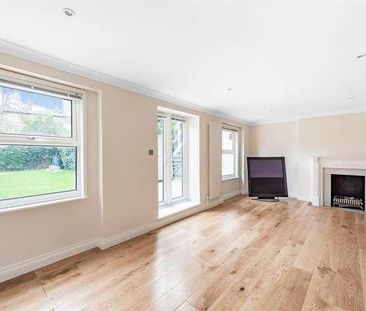 Buckland Crescent, Belsize, NW3 - Photo 2