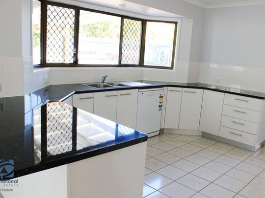 5 Quondare Close, 4127, Springwood Qld - Photo 1