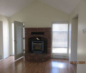 3Bed/2Bath - Single Family Home - Photo 4