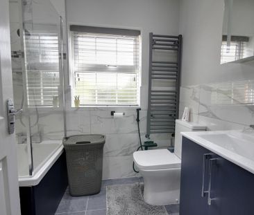 4 bedroom detached house to rent - Photo 3