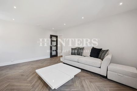1 bedroom Flat To Let - Photo 2