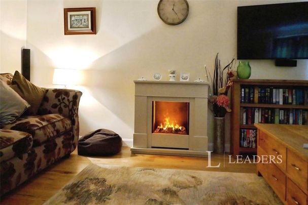 1 bedroom semi-detached house to rent - Photo 1