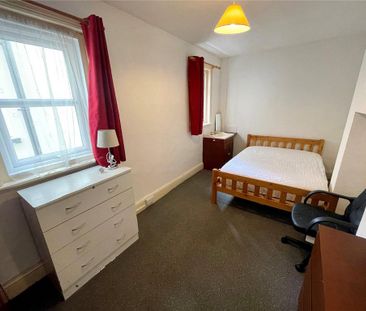 6 bedroom detached house to rent - Photo 3