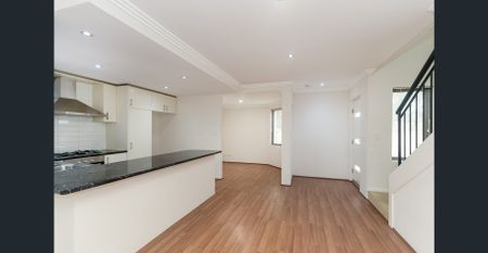 Location Location! - Photo 3