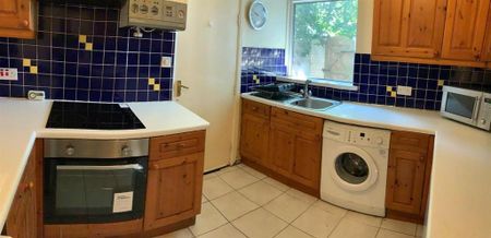 6 bedroom flat to rent - Photo 5