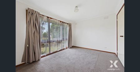 Charming 3-Bedroom Gem in Werribee - Photo 4