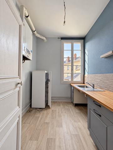 Location Appartement 1 pièce 35m² SAUMUR 49400 - Photo 2